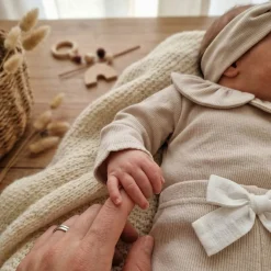 KAZUM 3 cz piękny komplet prążkowany body z kołnierzykiem+legginsy z kokardką 56-86 SAND CLOUD