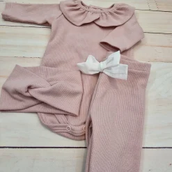 KAZUM 3 cz piękny komplet prążkowany body z kołnierzykiem+legginsy z kokardką 56-86 CORAL PINK