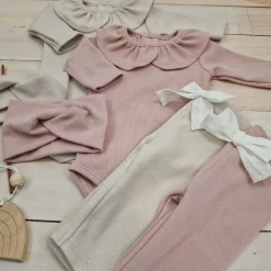 KAZUM 3 cz piękny komplet prążkowany body z kołnierzykiem+legginsy z kokardką 56-86 CORAL PINK