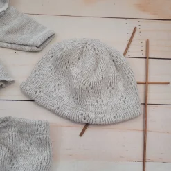 KAZUM 4cz włóczkowy komplet ażurkowy z falbanką 56-68 hazelnut