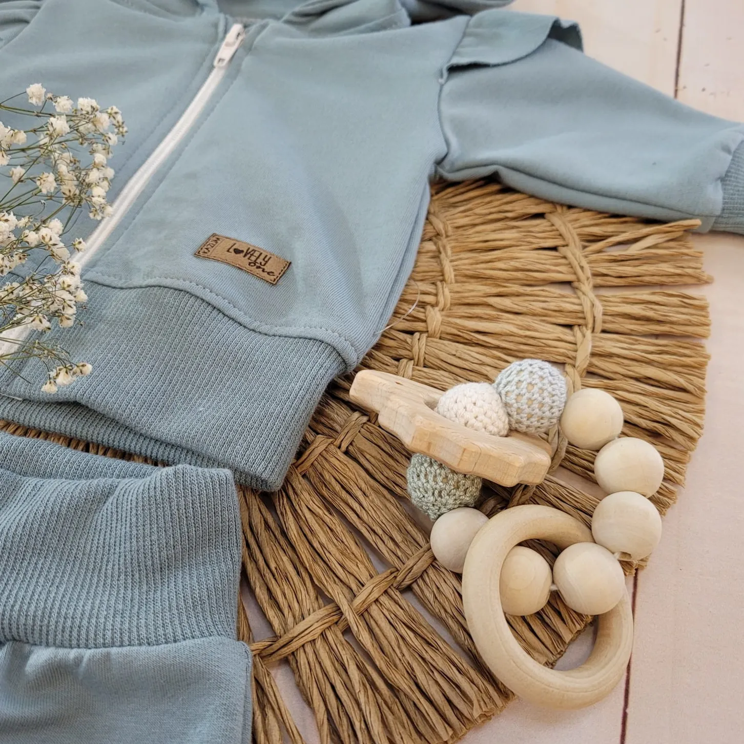 KAZUM Dres dziewczęcy bluza + spodnie z falbankami morski ostatnie sztuki 56-86