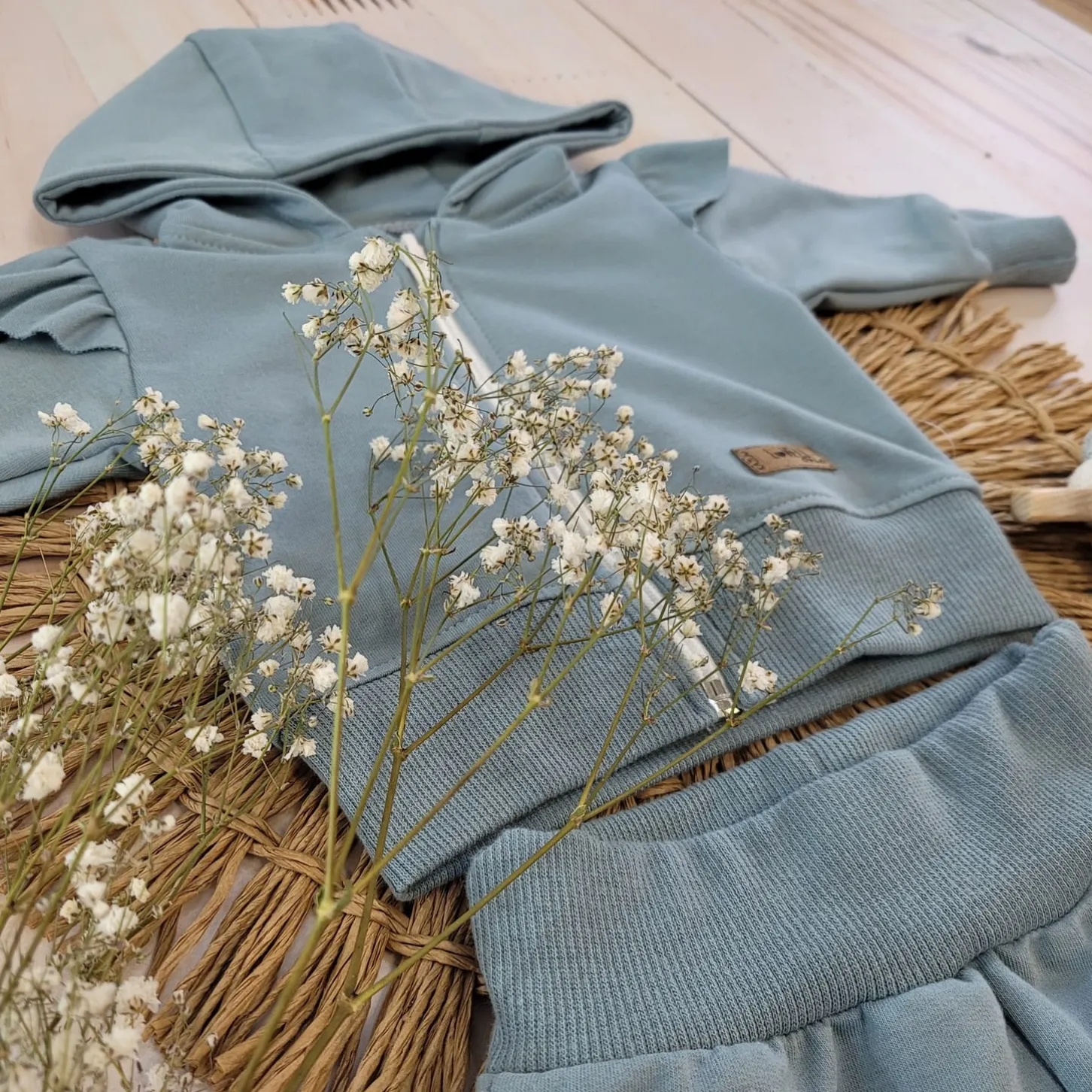 KAZUM Dres dziewczęcy bluza + spodnie z falbankami morski ostatnie sztuki 56-86