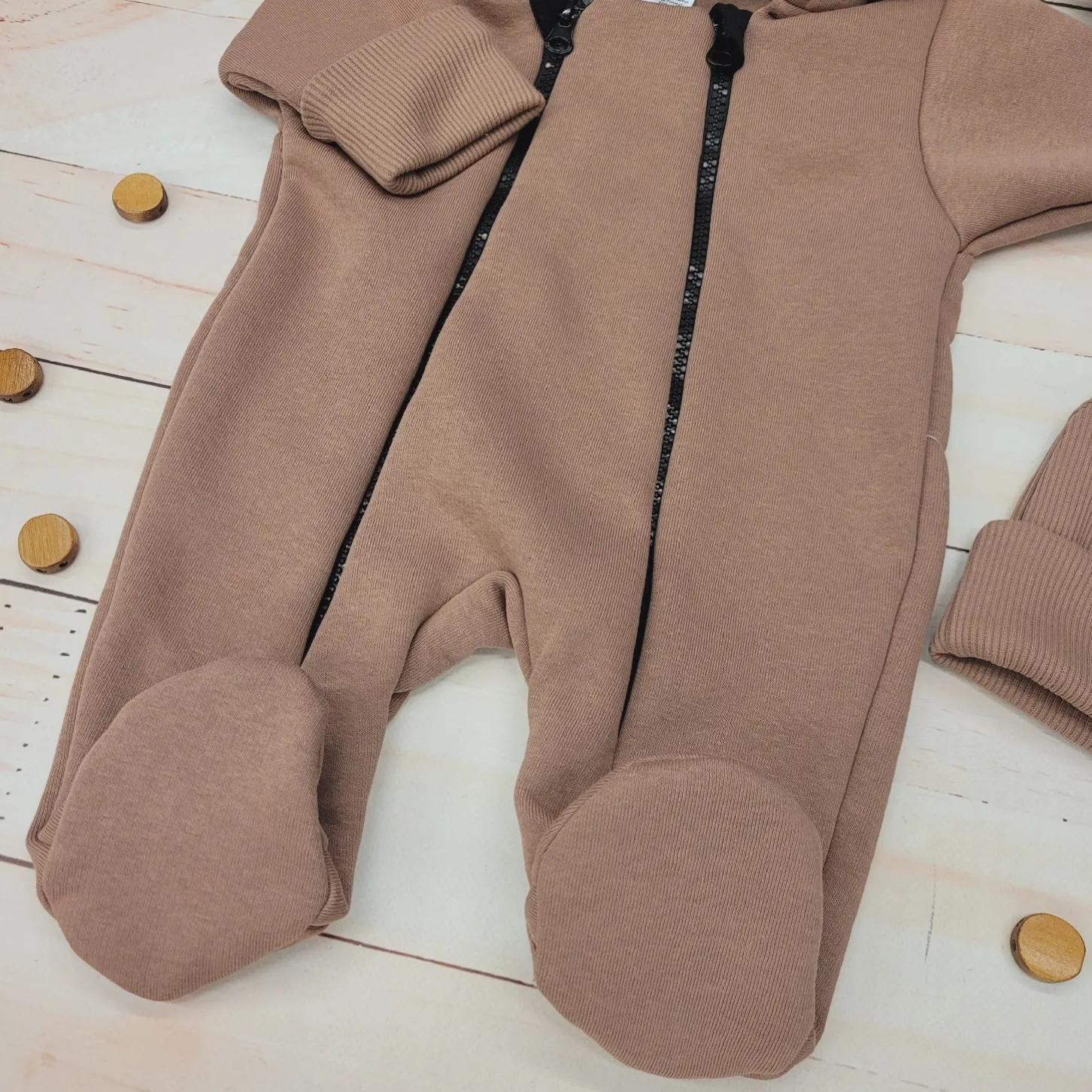 KAZUM Kombinezon na dwa zamki, z ocieplanej dresówki + czapka 56-86 brownie baby