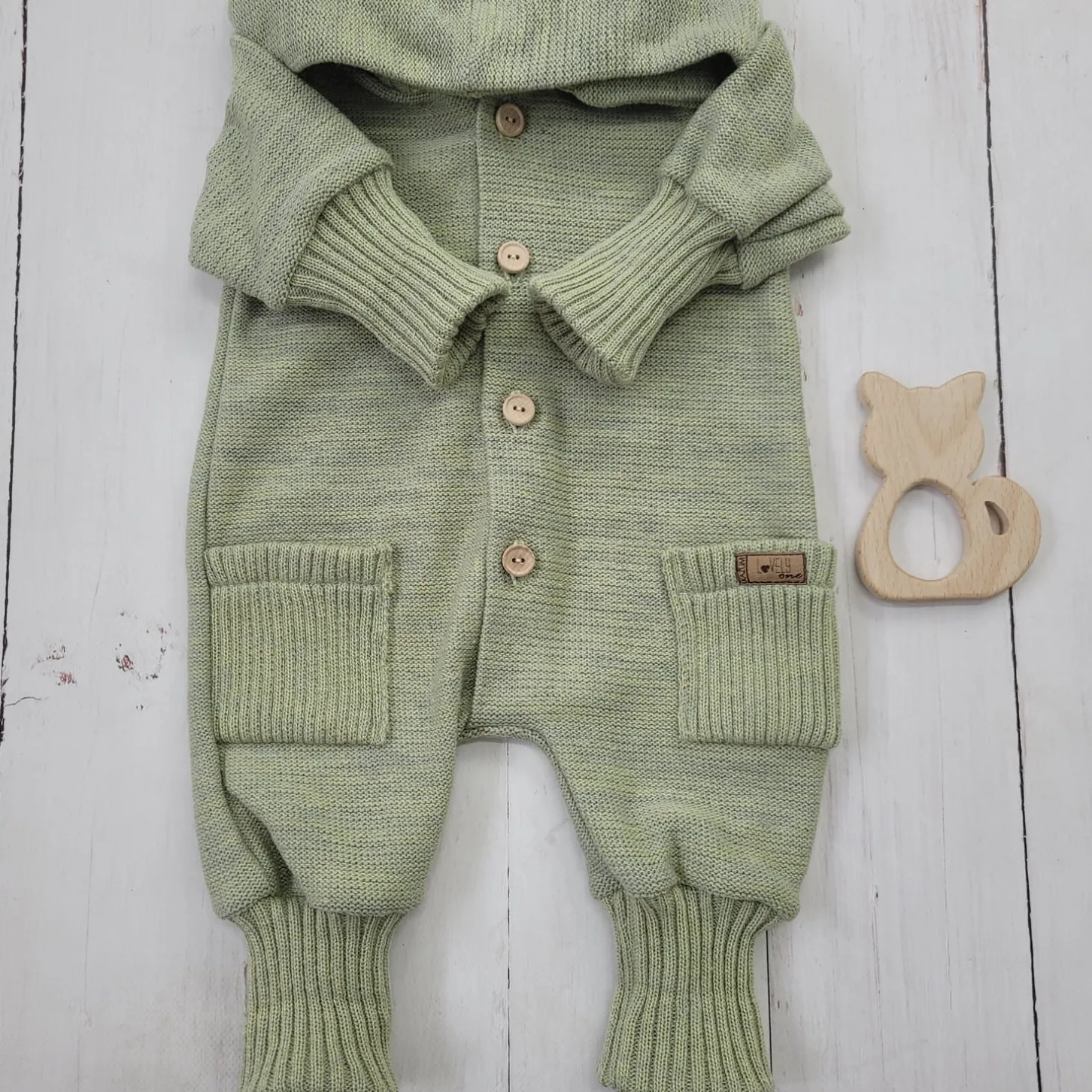 KAZUM Kombinezon włóczkowy wiosna jesień z odpinanym kapturem 56-86 olive green