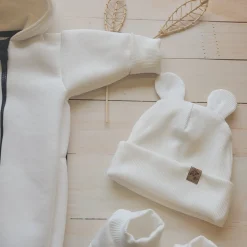 KAZUM Kombinezon z ocieplanej dresówki dwa czarne zamki bez stóp + czapka + buciki 56-86 ivory