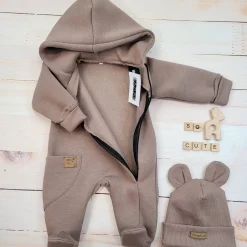 KAZUM Kombinezon z ocieplanej dresówki + czapka chocolate 56-86