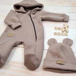 KAZUM Kombinezon z ocieplanej dresówki + czapka chocolate 56-86