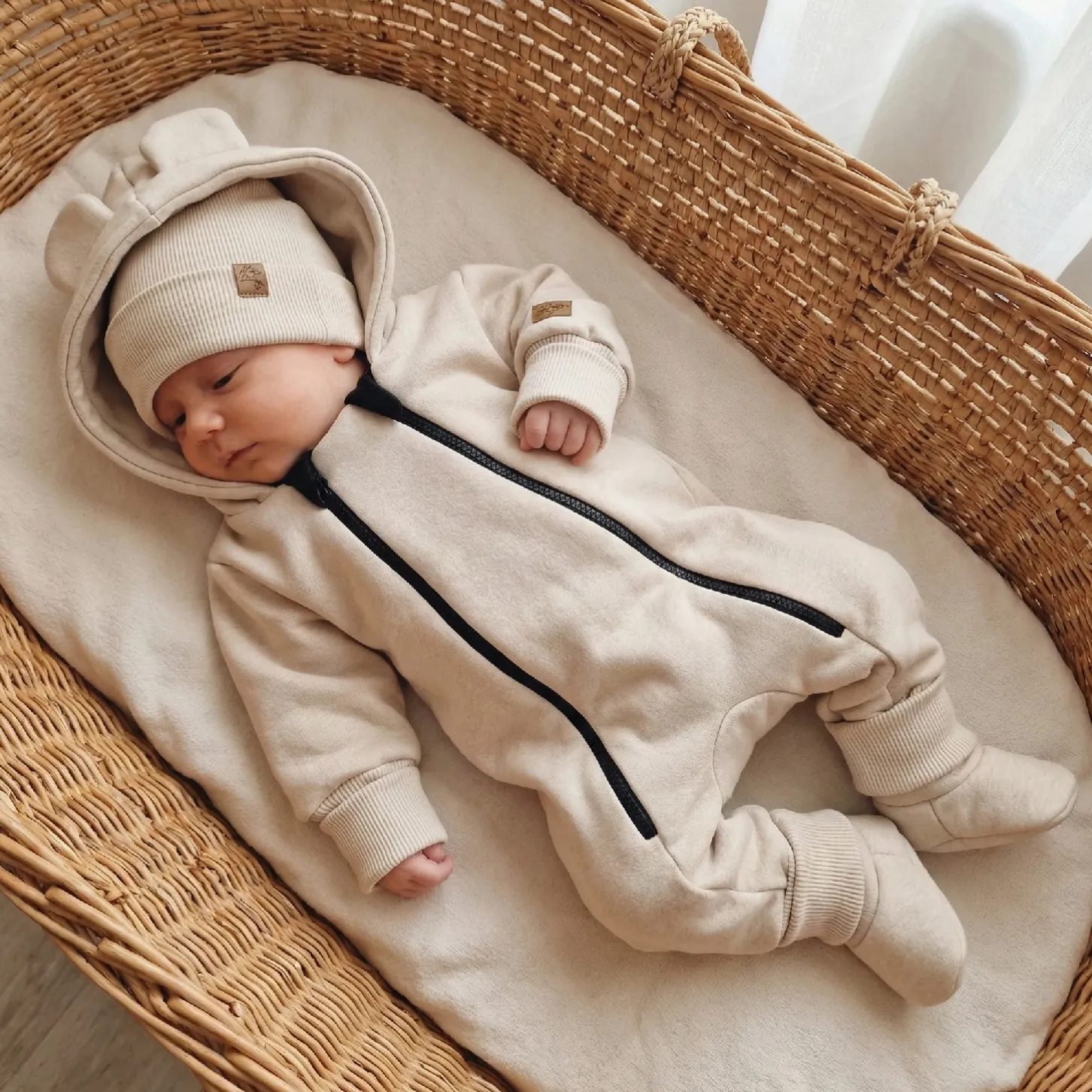 KAZUM Kombinezon z ocieplanej dresówki bez stóp + czapka + buciki 56-86 alabaster beige