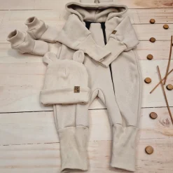 KAZUM Kombinezon z ocieplanej dresówki bez stóp + czapka + buciki 56-86 alabaster beige