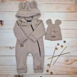 KAZUM Kombinezon z ocieplanej dresówki bez stóp + czapka cappuccino 56-86