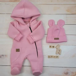 KAZUM Kombinezon z ocieplanej dresówki + czapka blush 56-86