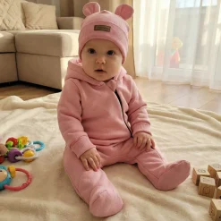 KAZUM Kombinezon z ocieplanej dresówki + czapka blush 56-86