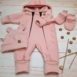 KAZUM Kombinezon z ocieplanej dresówki bez stóp + czapka + buciki coral pink 56-86
