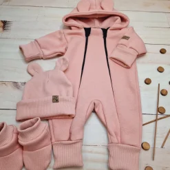 KAZUM Kombinezon z ocieplanej dresówki bez stóp + czapka + buciki coral pink 56-86