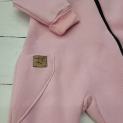 KAZUM Kombinezon z ocieplanej dresówki bez stóp + czapka blush 56-86