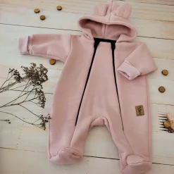 KAZUM Kombinezon z ocieplanej dresówki powder pink 56-86