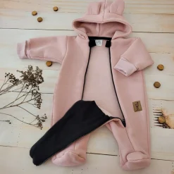 KAZUM Kombinezon z ocieplanej dresówki powder pink 56-86