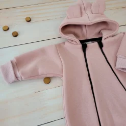 KAZUM Kombinezon z ocieplanej dresówki powder pink 56-86