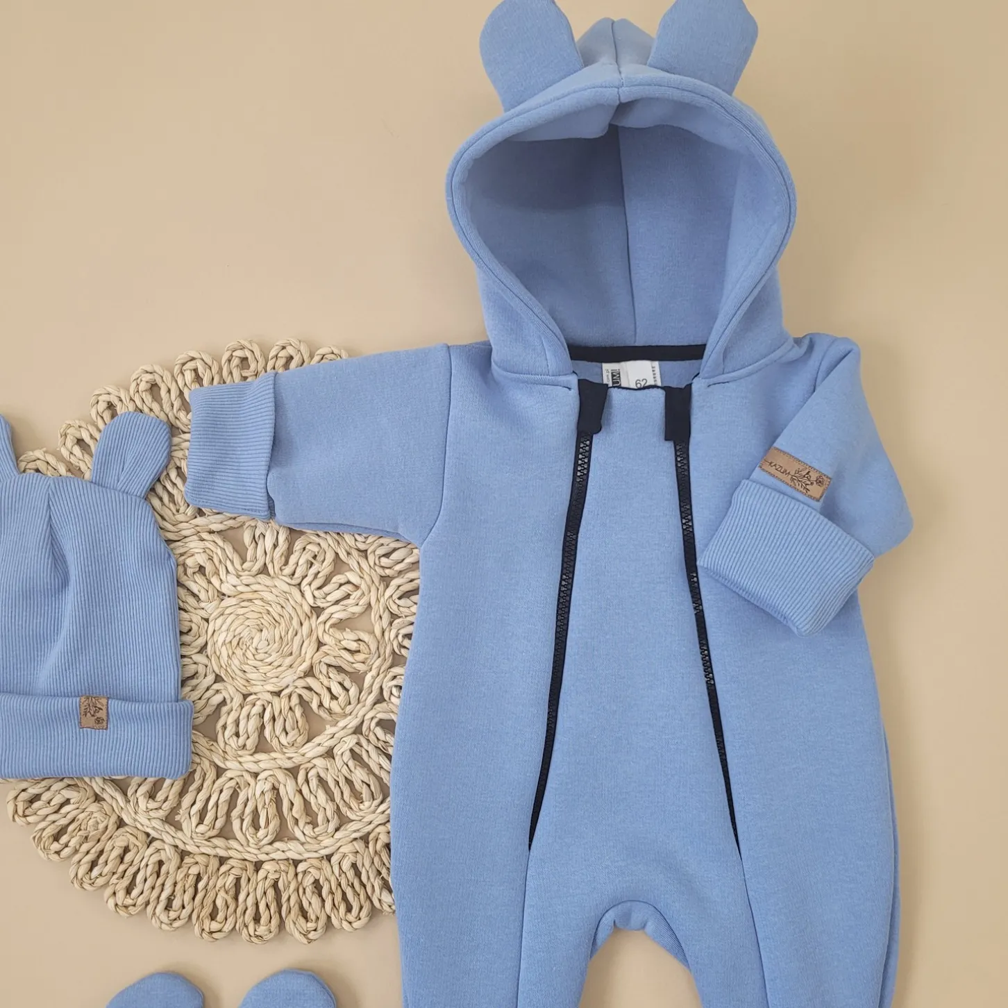 KAZUM Kombinezon z ocieplanej dresówki bez stóp + czapka + buciki 56-86 baby blue