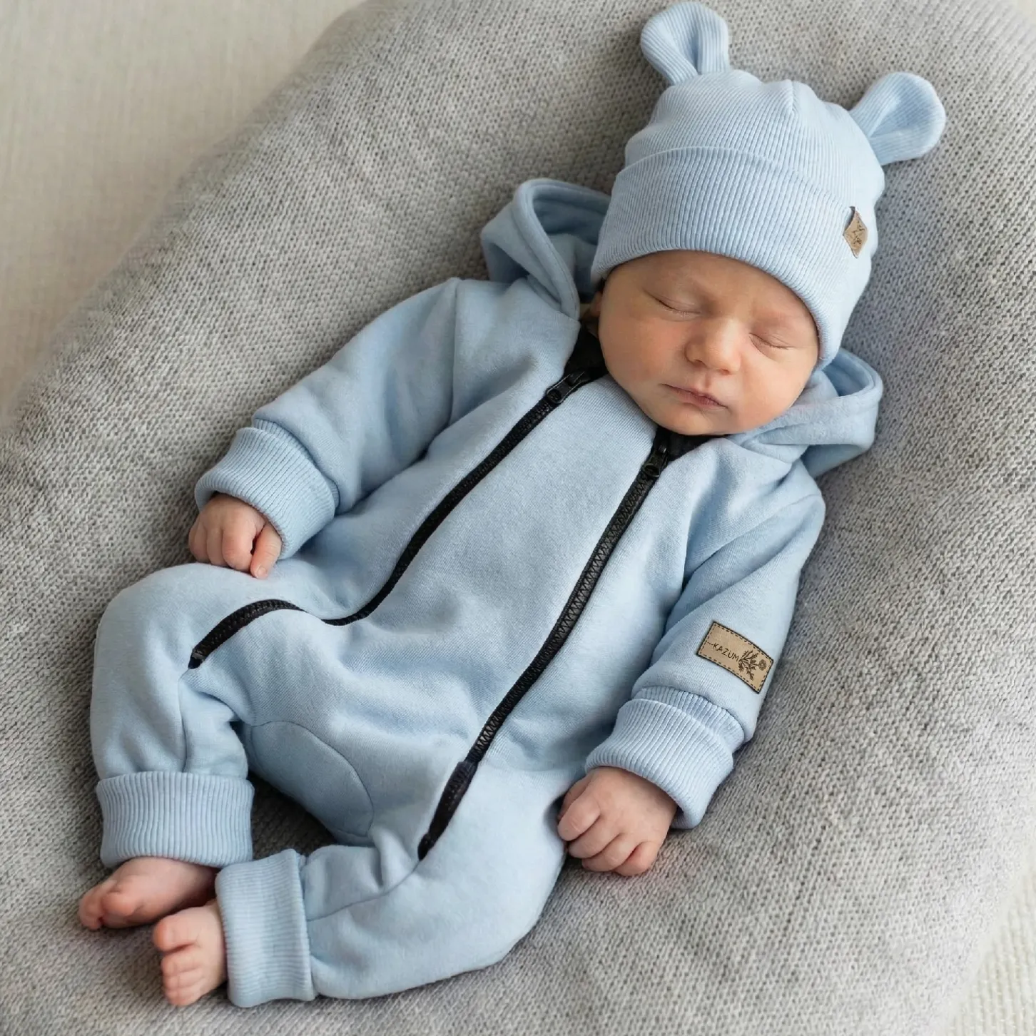KAZUM Kombinezon z ocieplanej dresówki bez stóp + czapka + buciki 56-86 crystal blue
