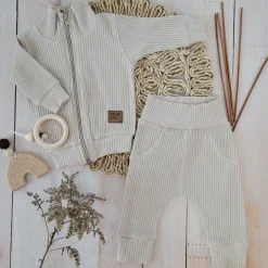 KAZUM Prążkowany komplet dres bluza bez kaptura + spodnie beige latte ostatnie sztuki 56, 68, 74