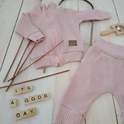 KAZUM Prążkowany komplet dres bluza bez kaptura + spodnie pastel pink ostatnie sztuki 56