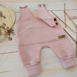 KAZUM Spodnie na szelkach z dresówki ocieplanej 56-86 powder pink