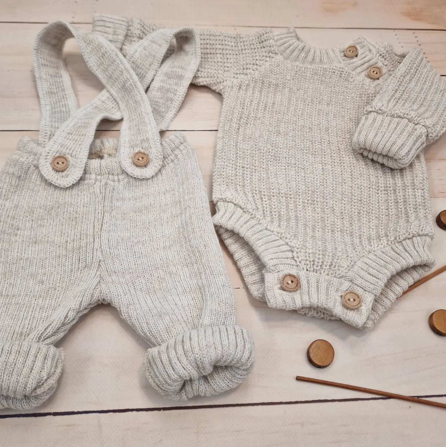 KAZUM Sweterek-body włóczkowe dziergane rosnące z dzieckiem 56-86 cappuccino