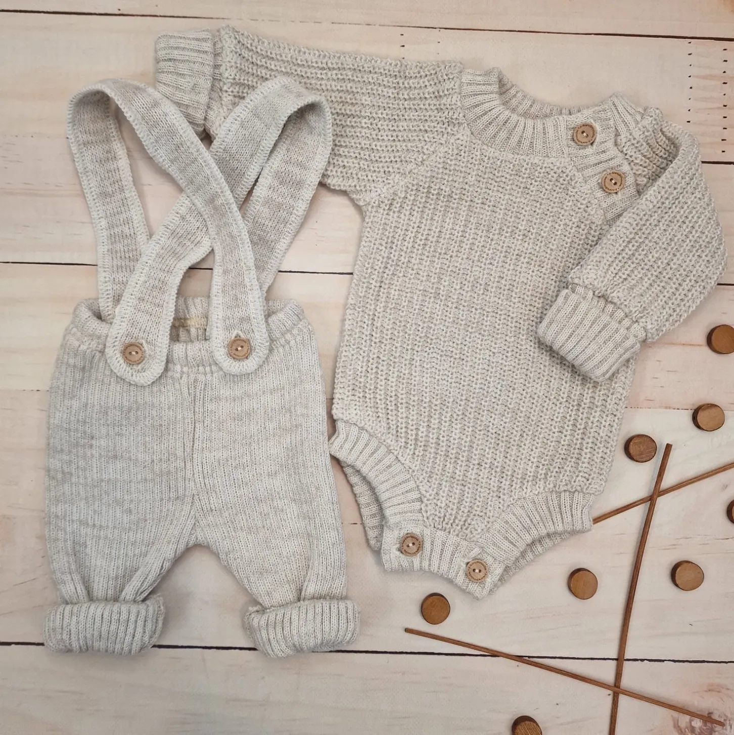 KAZUM Sweterek-body włóczkowe dziergane rosnące z dzieckiem 56-86 cappuccino