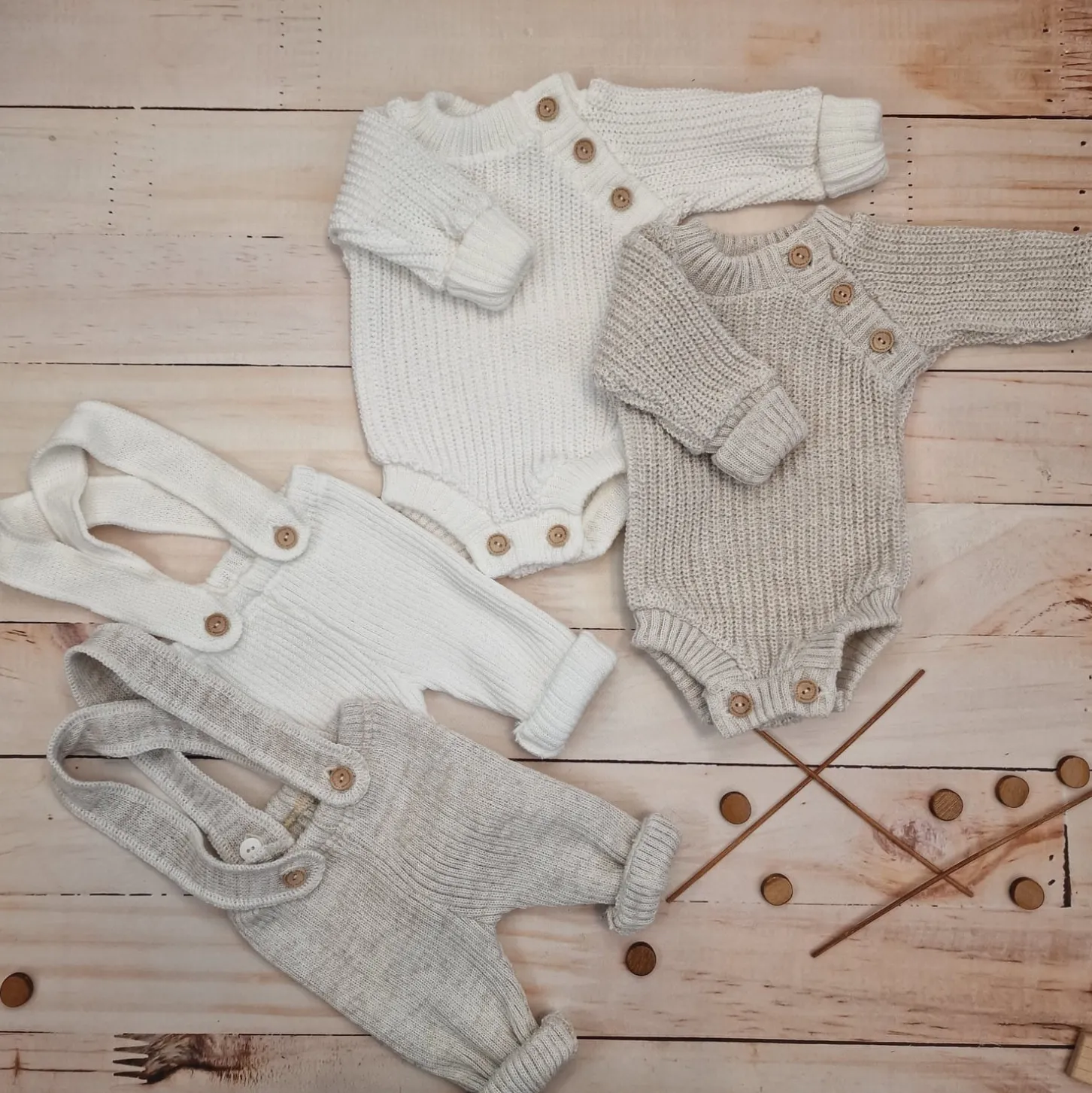 KAZUM Sweterek-body włóczkowe dziergane rosnące z dzieckiem 56-86 coconut