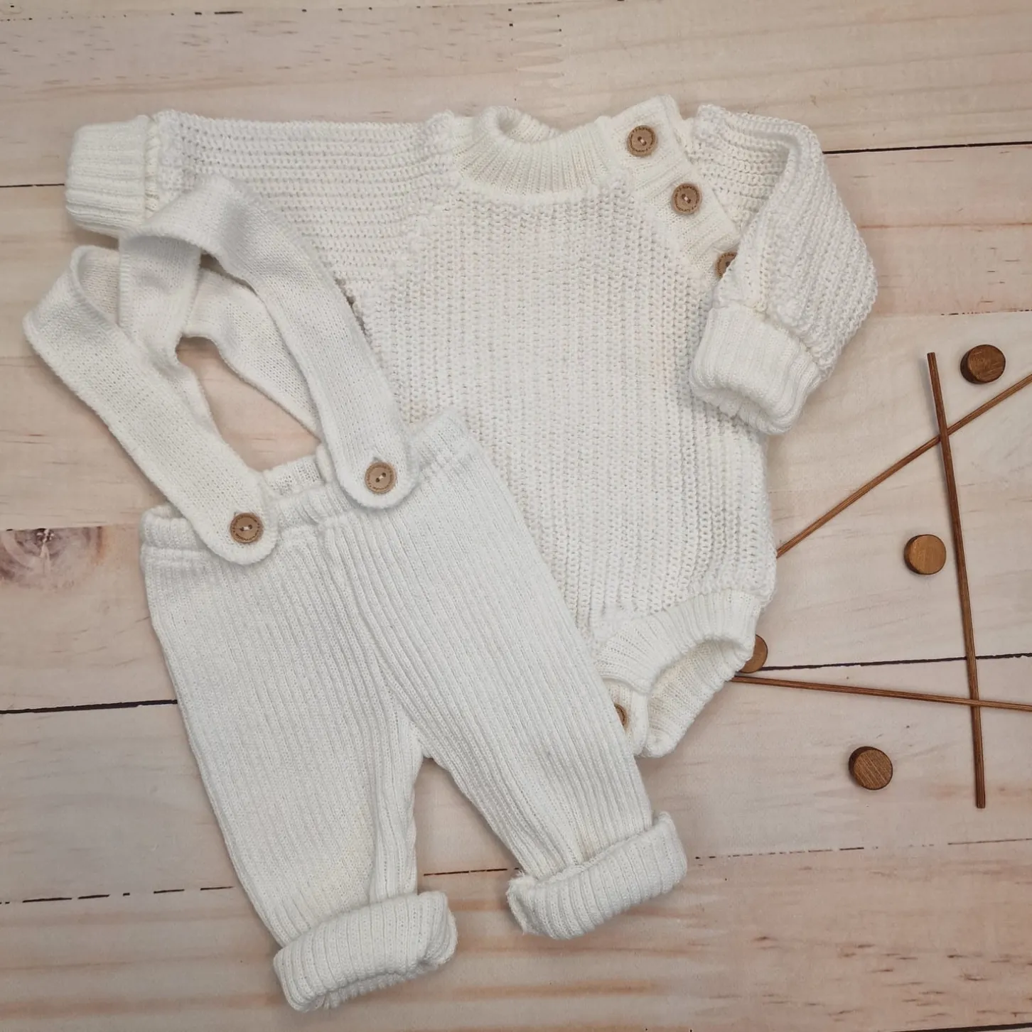 KAZUM Sweterek-body włóczkowe dziergane rosnące z dzieckiem 56-86 coconut