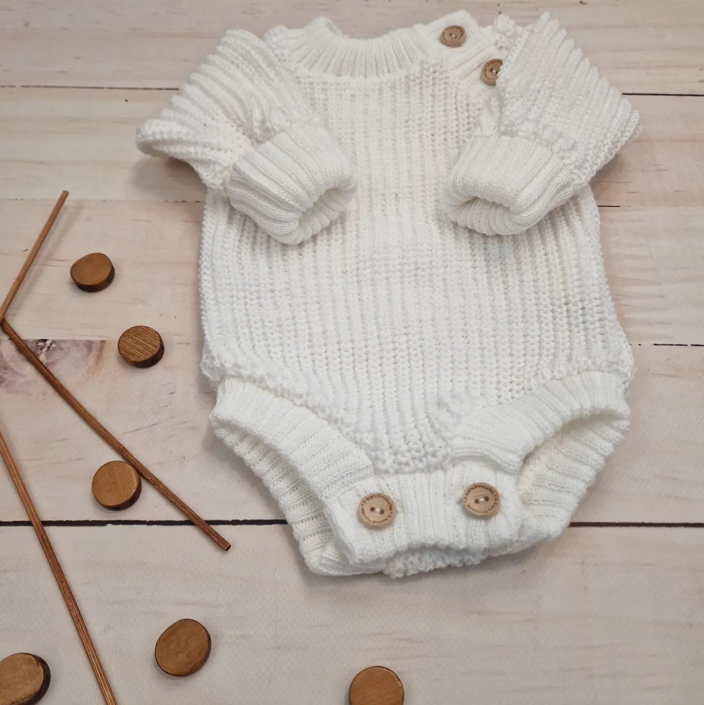 KAZUM Sweterek-body włóczkowe dziergane rosnące z dzieckiem 56-86 coconut