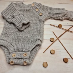 KAZUM Sweterek-body włóczkowe dziergane rosnące z dzieckiem 56-86 hazelnut