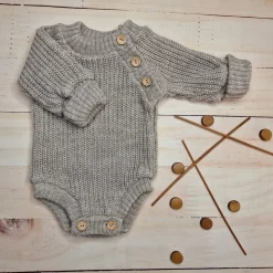 KAZUM Sweterek-body włóczkowe dziergane rosnące z dzieckiem 56-86 hazelnut