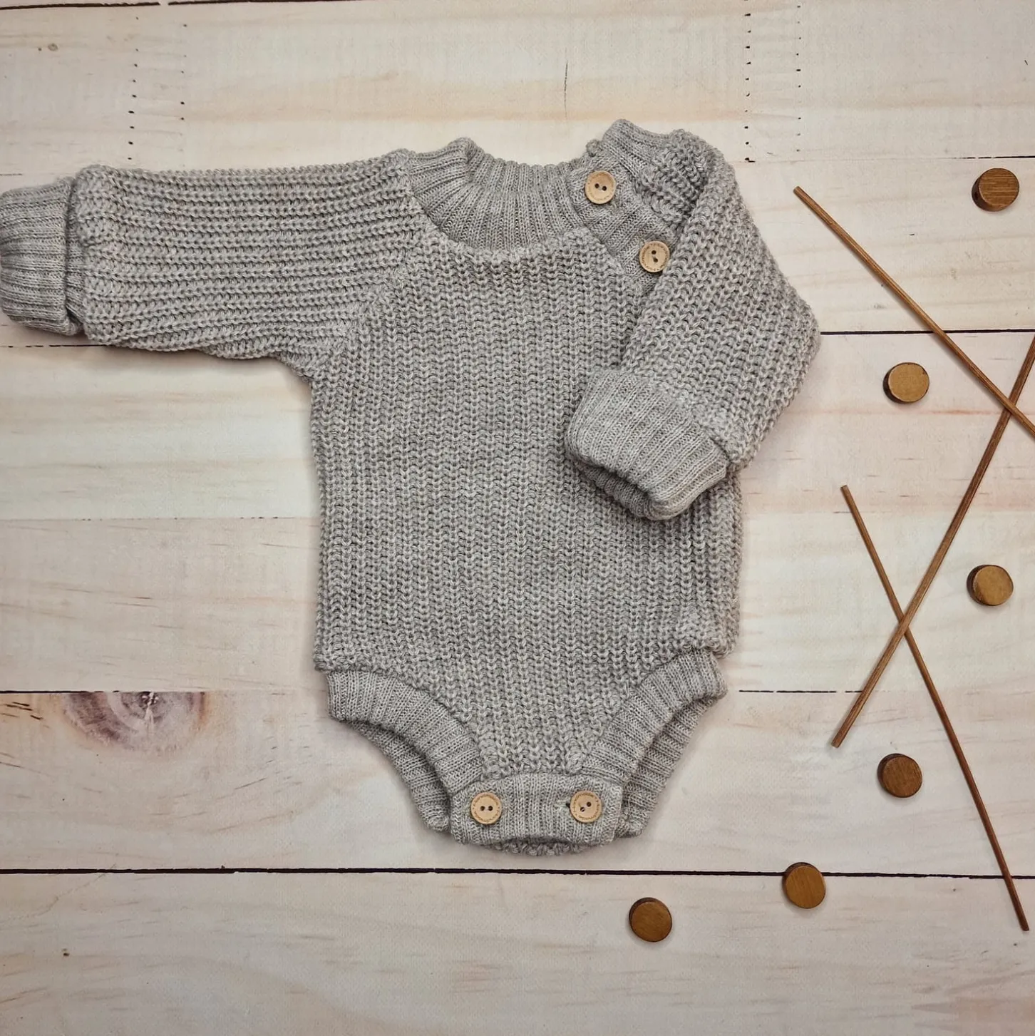 KAZUM Sweterek-body włóczkowe dziergane rosnące z dzieckiem 56-86 hazelnut