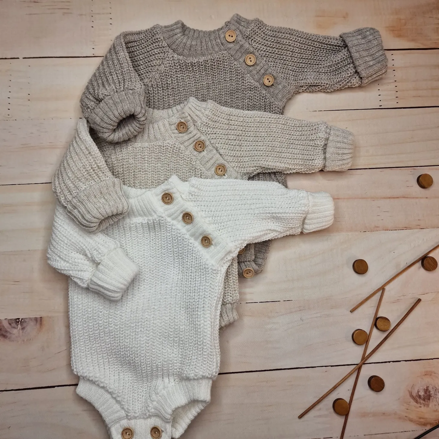 KAZUM Sweterek-body włóczkowe dziergane rosnące z dzieckiem 56-86 hazelnut