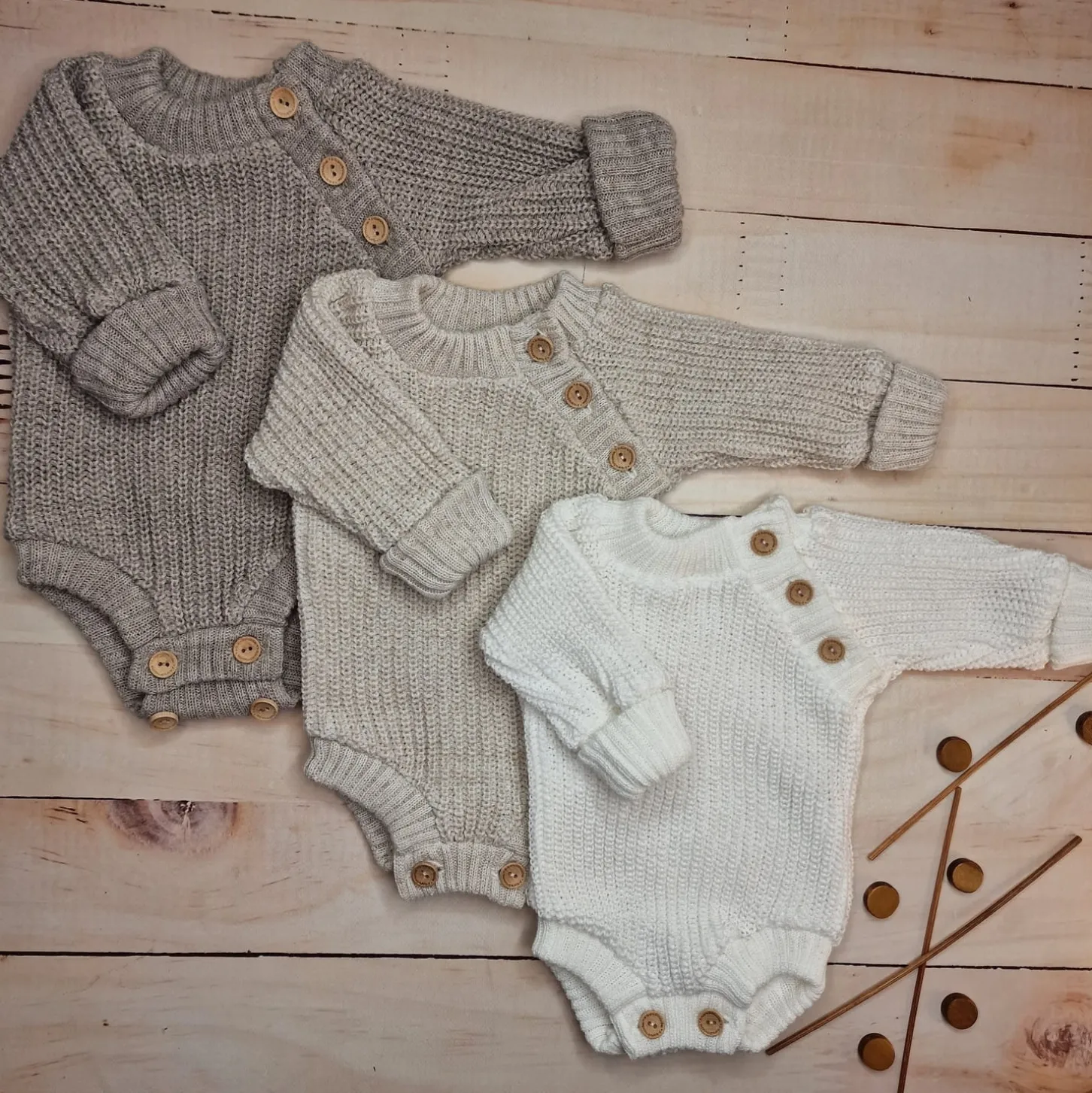 KAZUM Sweterek-body włóczkowe dziergane rosnące z dzieckiem 56-86 hazelnut