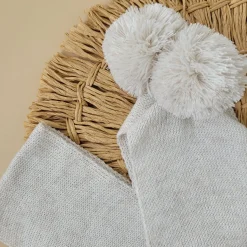 Komplet Czapka zimowa wiązana z pomponem + szalik z pomponami jasny beż