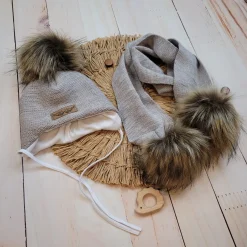 Komplet włóczkowy czapka wiązana z pomponem + szalik, piaskowy