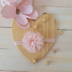 opaska tiulowa bezuciskowa z pomponem z tiulu różowa