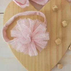 opaska tiulowa bezuciskowa z pomponem z tiulu różowa