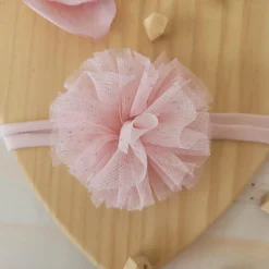 opaska tiulowa bezuciskowa z pomponem z tiulu różowa