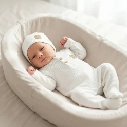 Pajacyk z guzikami + czapka wiązana komplet 2 cz 50-68 biały