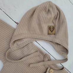 Pajacyk z guzikami + czapka wiązana komplet 2 cz 50-68 beżowy