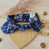 Piękna opaska pin-up dla niemowląt 0-12 miesięcy granatowa w kwiaty