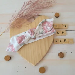 Piękna opaska pin-up dla niemowląt 0-12 miesięcy ecru kwiaty
