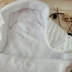 Śpiworek ocieplany do fotelika biały z misiem w środku
