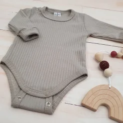 Prążkowane body rosnące wraz z dzieckiem 56-86 olive bronze