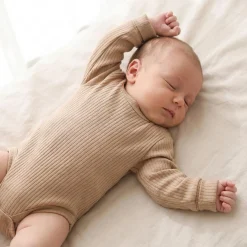 Prążkowane body rosnące wraz z dzieckiem 56-86 caffe mokka