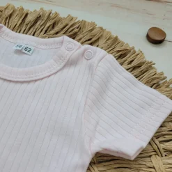 Prążkowane body rosnące wraz z dzieckiem 56-86 bright pink krótki rękaw